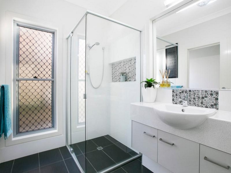 5 Hatchman Street, Victoria Point QLD 4165