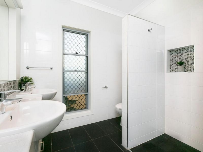 5 Hatchman Street, Victoria Point QLD 4165