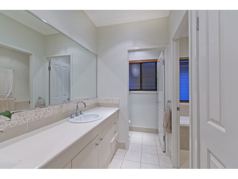 5 Breezeway Close, Wellington Point QLD 4160