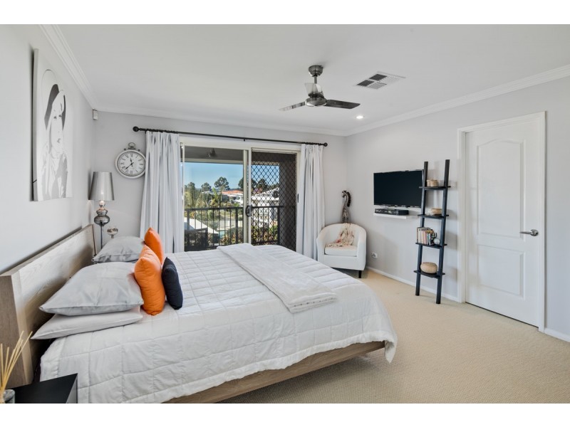 25 Penzance Drive, Redland Bay QLD 4165