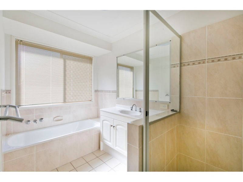 12 Discovery Place, Wellington Point QLD 4160