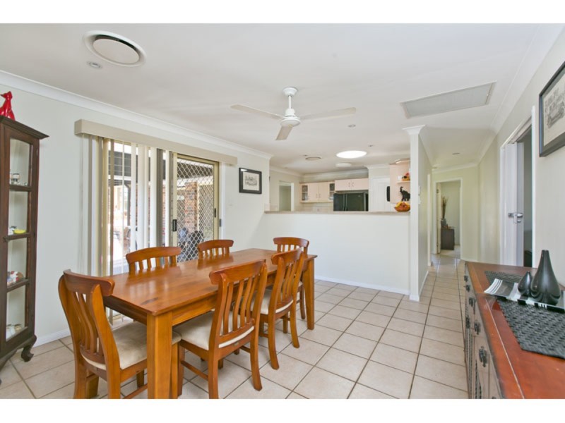 11 Sunningdale Drive, Redland Bay QLD 4165