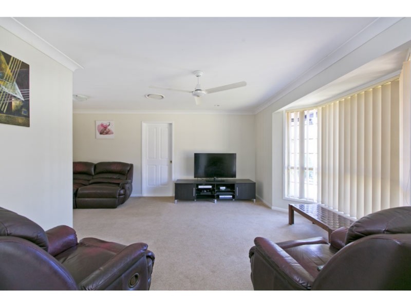 11 Sunningdale Drive, Redland Bay QLD 4165