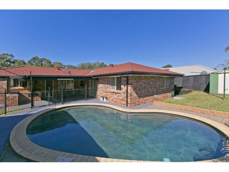 11 Sunningdale Drive, Redland Bay QLD 4165