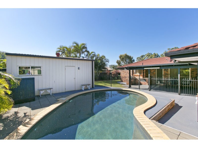 11 Sunningdale Drive, Redland Bay QLD 4165