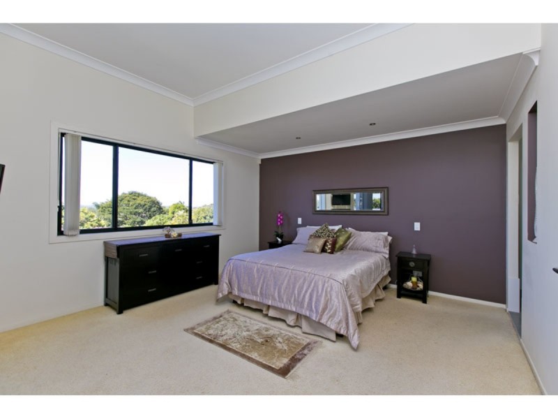 69 Spinnaker Circuit, Redland Bay QLD 4165