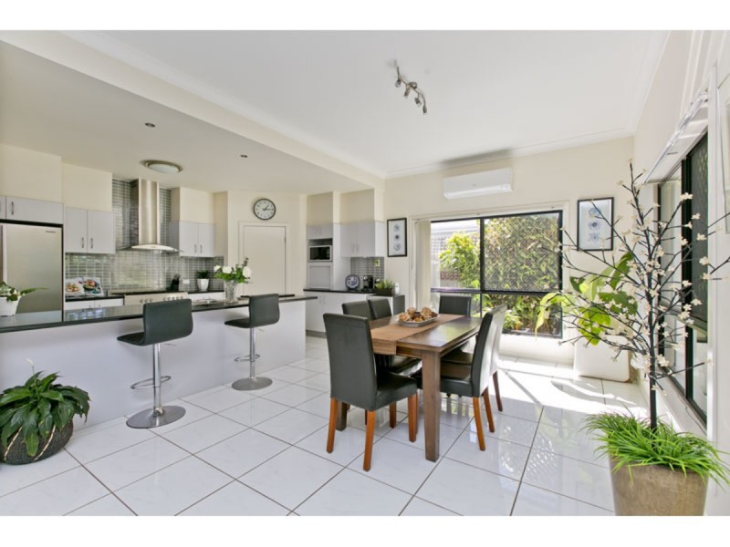 69 Spinnaker Circuit, Redland Bay QLD 4165