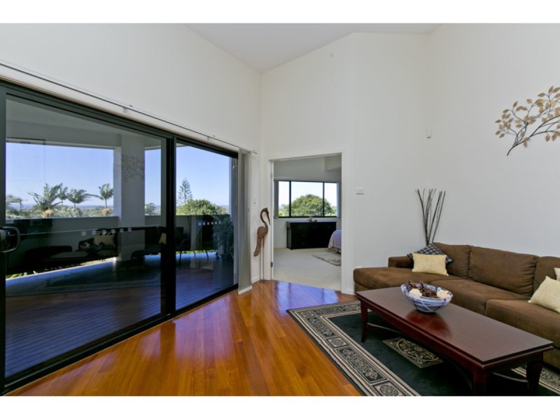 69 Spinnaker Circuit, Redland Bay QLD 4165