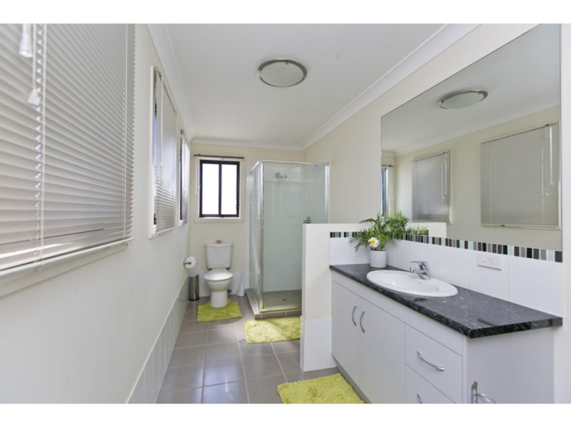 69 Spinnaker Circuit, Redland Bay QLD 4165