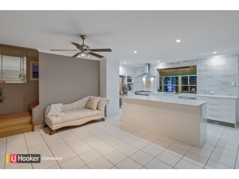 30 Jay Crescent, Redland Bay QLD 4165