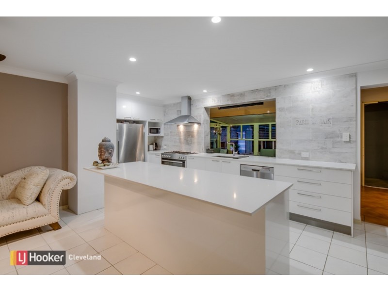 30 Jay Crescent, Redland Bay QLD 4165