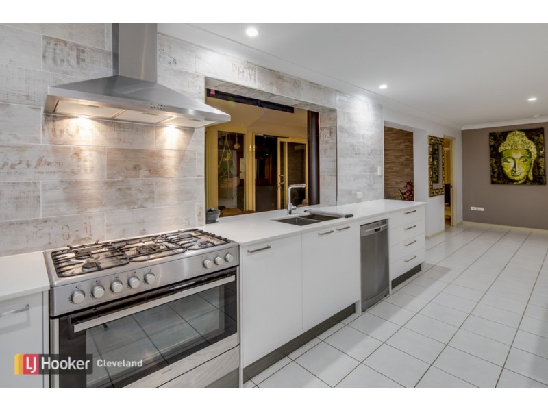 30 Jay Crescent, Redland Bay QLD 4165