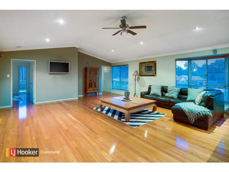 30 Jay Crescent, Redland Bay QLD 4165