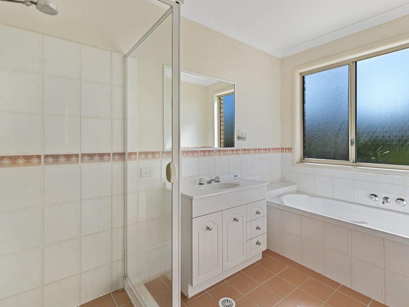 16 Lucy Court, Ormiston QLD 4160