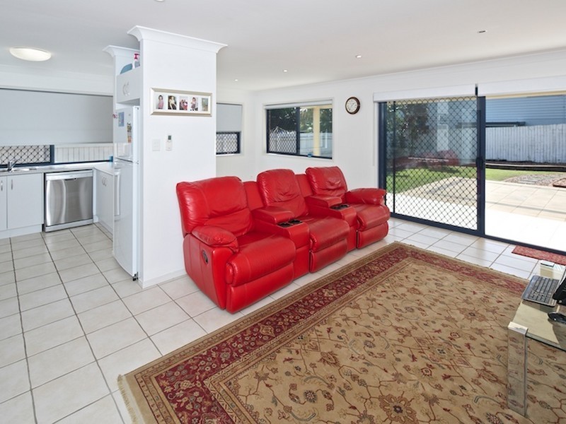 30a Russell Street, Cleveland QLD 4163