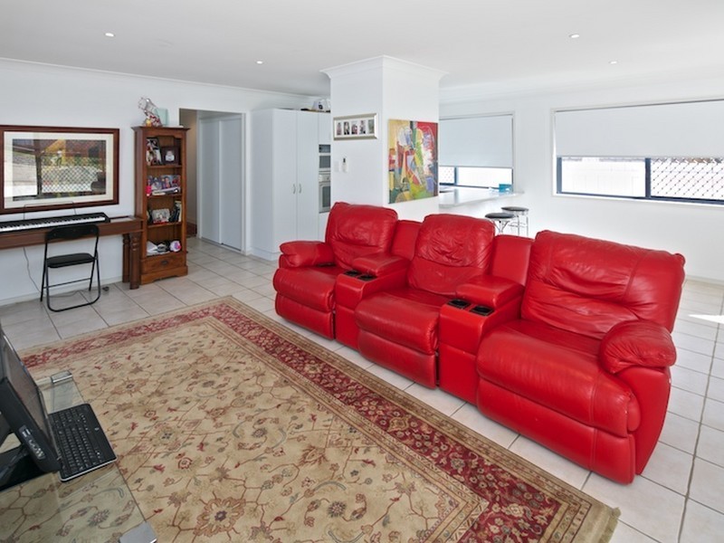 30a Russell Street, Cleveland QLD 4163