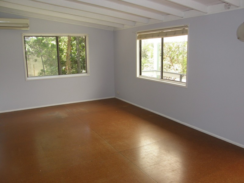 44 Elizabeth Street, Coochiemudlo Island QLD 4184