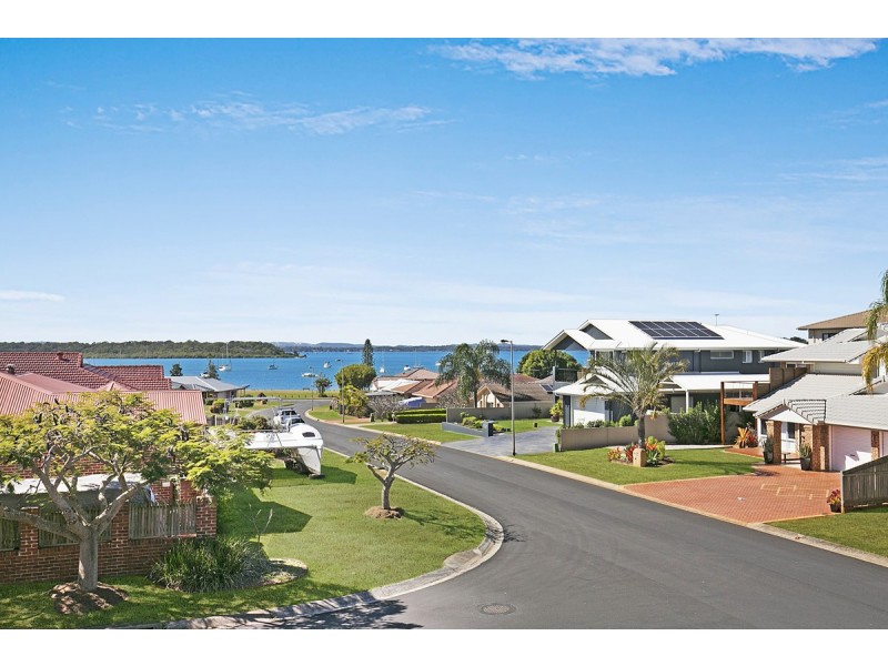 14 Lookout Court, Victoria Point QLD 4165