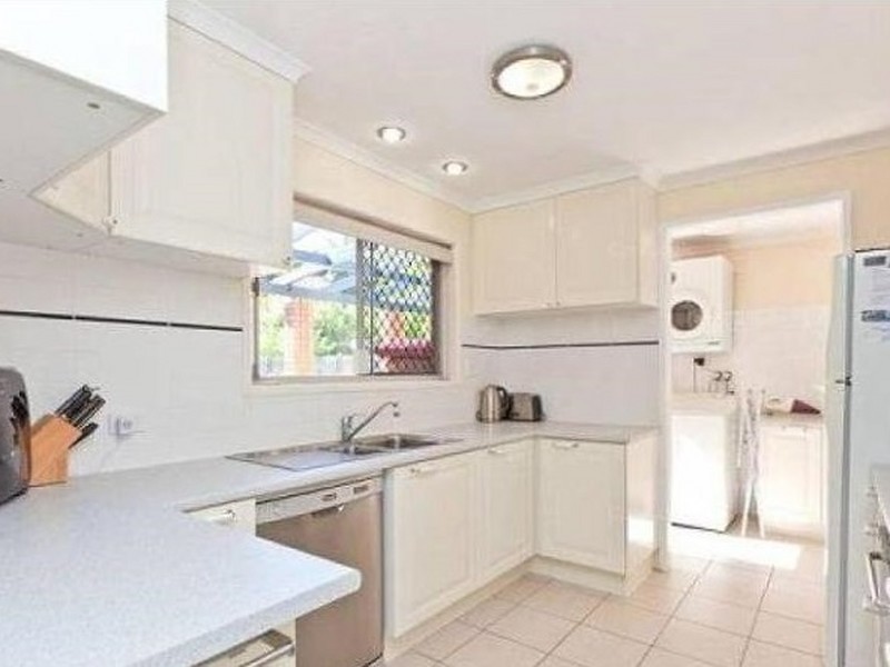 24 Abbotsleigh St, Thornlands QLD 4164