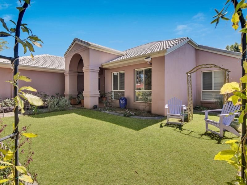 7 Attenborough Circuit, Redland Bay QLD 4165