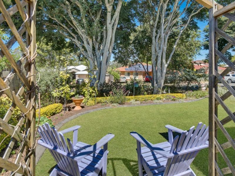 7 Attenborough Circuit, Redland Bay QLD 4165