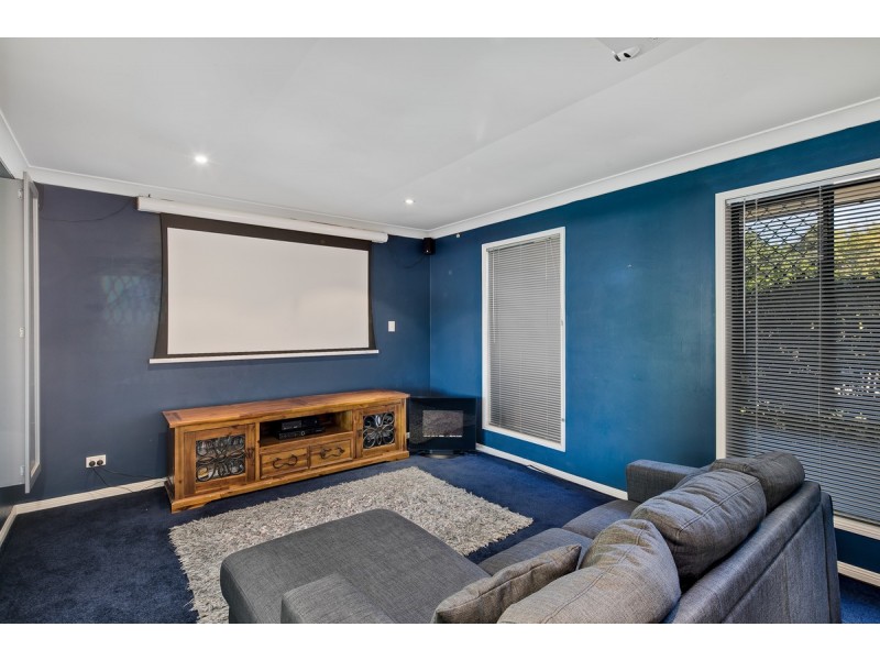 10 Roger Court, Redland Bay QLD 4165