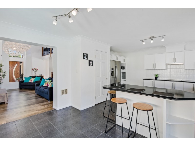10 Roger Court, Redland Bay QLD 4165