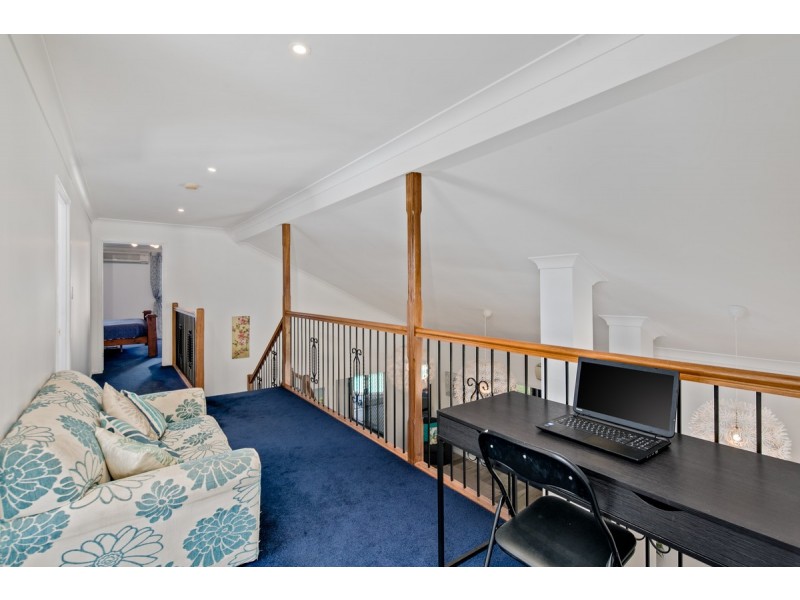 10 Roger Court, Redland Bay QLD 4165