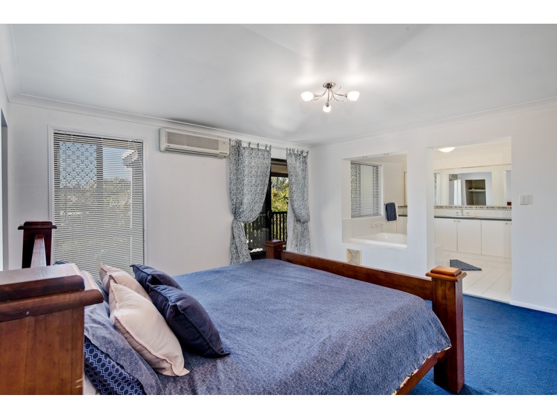 10 Roger Court, Redland Bay QLD 4165