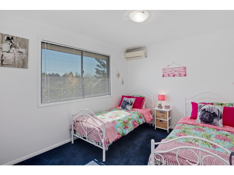 10 Roger Court, Redland Bay QLD 4165