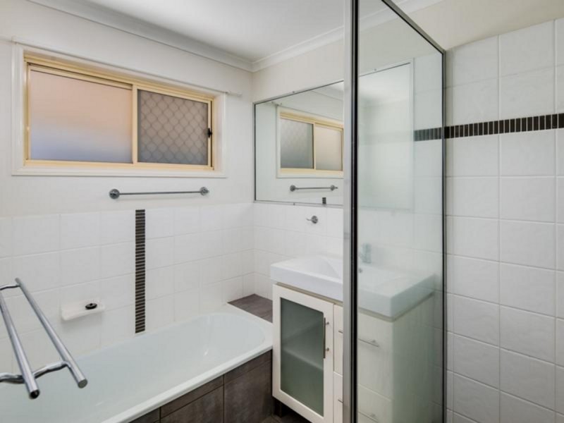 135 Main Street, Redland Bay QLD 4165