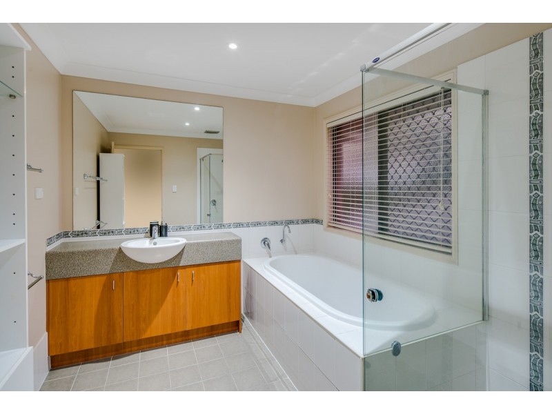 24 Whitby Place, Thornlands QLD 4164