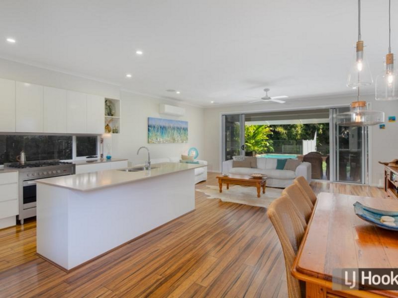8 Cleveland Terrace, Ormiston QLD 4160