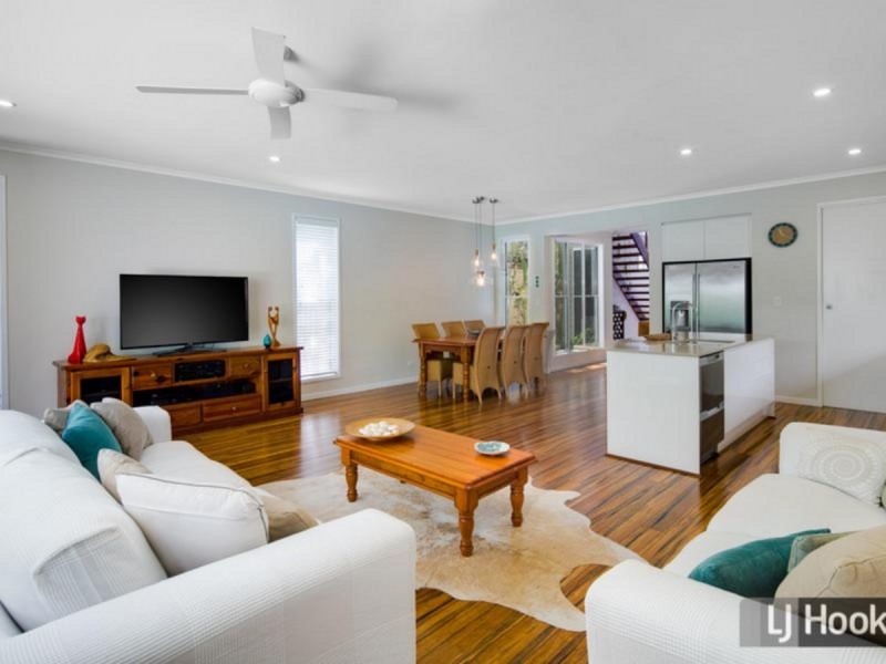 8 Cleveland Terrace, Ormiston QLD 4160
