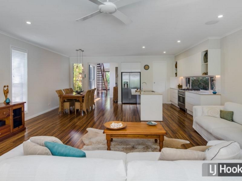 8 Cleveland Terrace, Ormiston QLD 4160