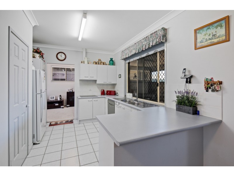 2 Applecross Close, Victoria Point QLD 4165