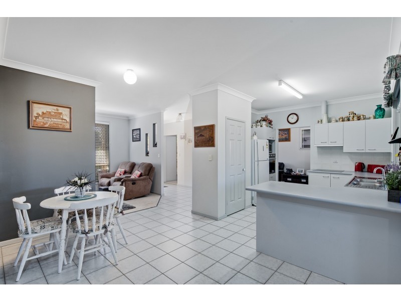 2 Applecross Close, Victoria Point QLD 4165