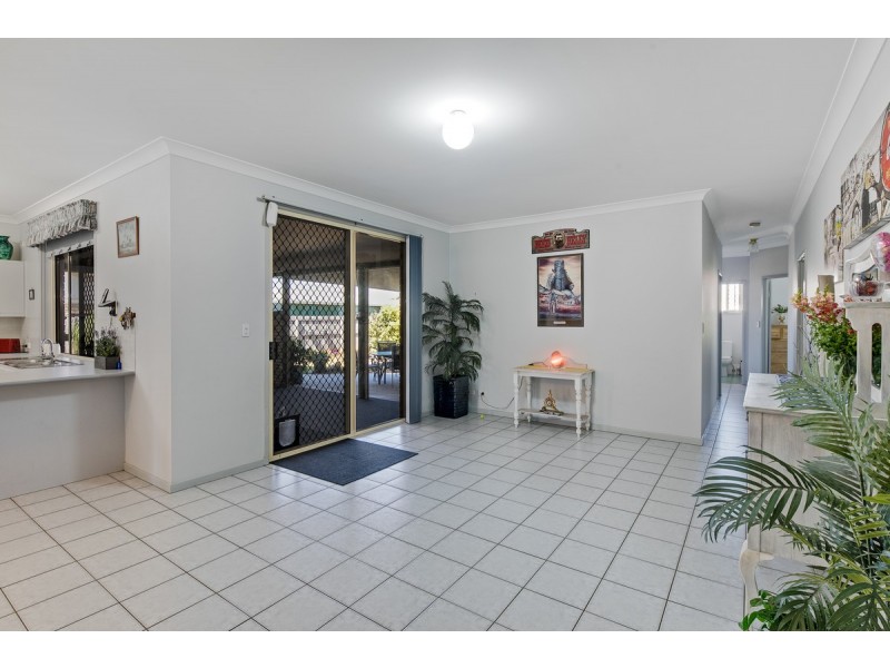 2 Applecross Close, Victoria Point QLD 4165