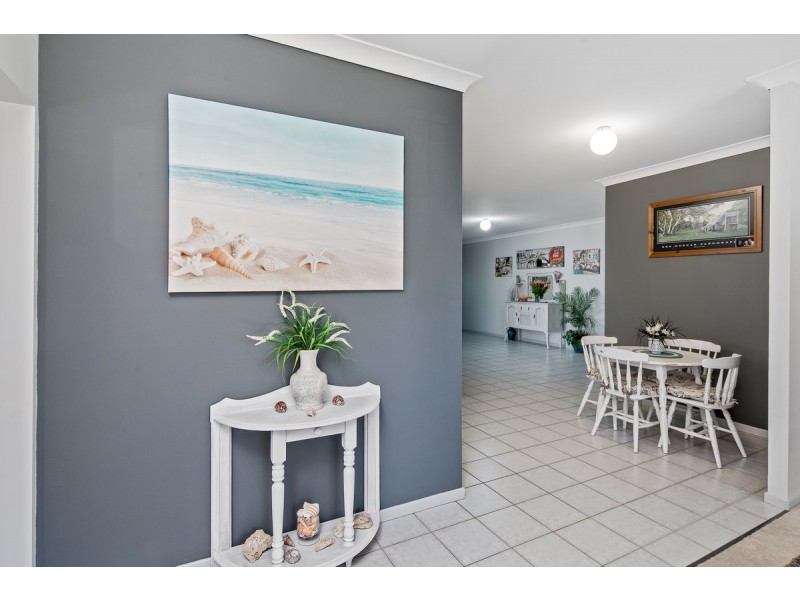 2 Applecross Close, Victoria Point QLD 4165