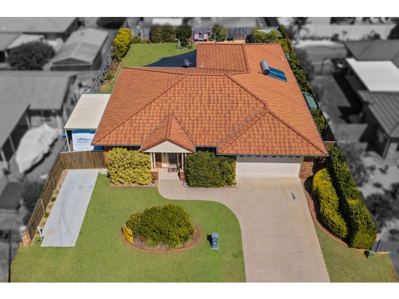 2 Applecross Close, Victoria Point QLD 4165