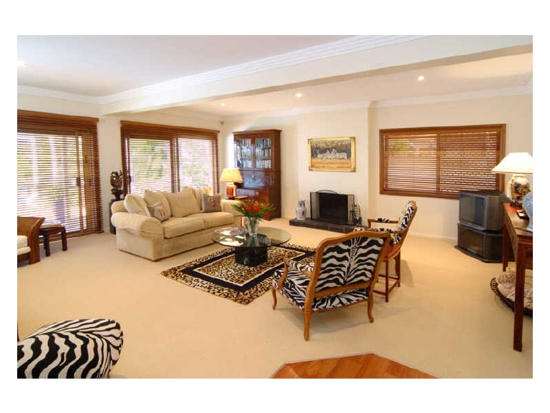 18 Voyagers Court, Raby Bay QLD 4163