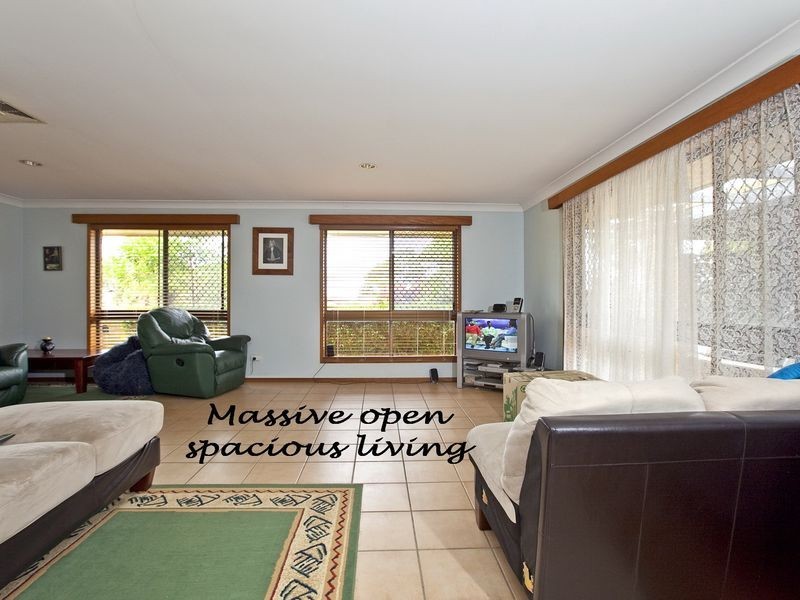 9 Sunshine Drive, Cleveland QLD 4163