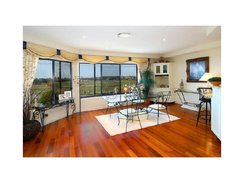 30 Raby Esplanade, Ormiston QLD 4160