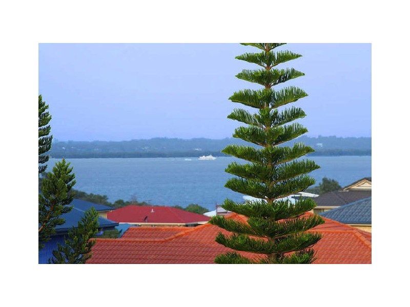 8 Torquay Road, Redland Bay QLD 4165