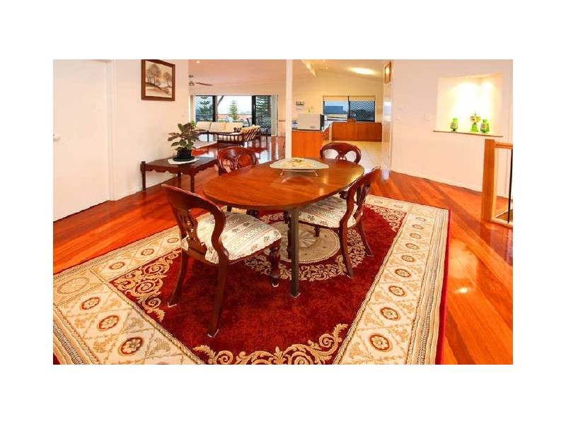 8 Torquay Road, Redland Bay QLD 4165