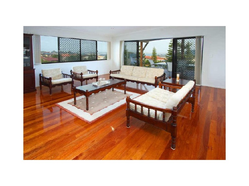 8 Torquay Road, Redland Bay QLD 4165