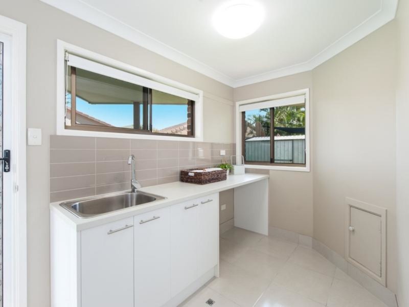 65 Dorsal Drive, Birkdale QLD 4159