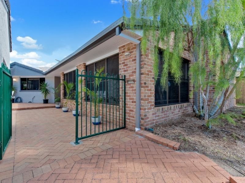 65 Dorsal Drive, Birkdale QLD 4159