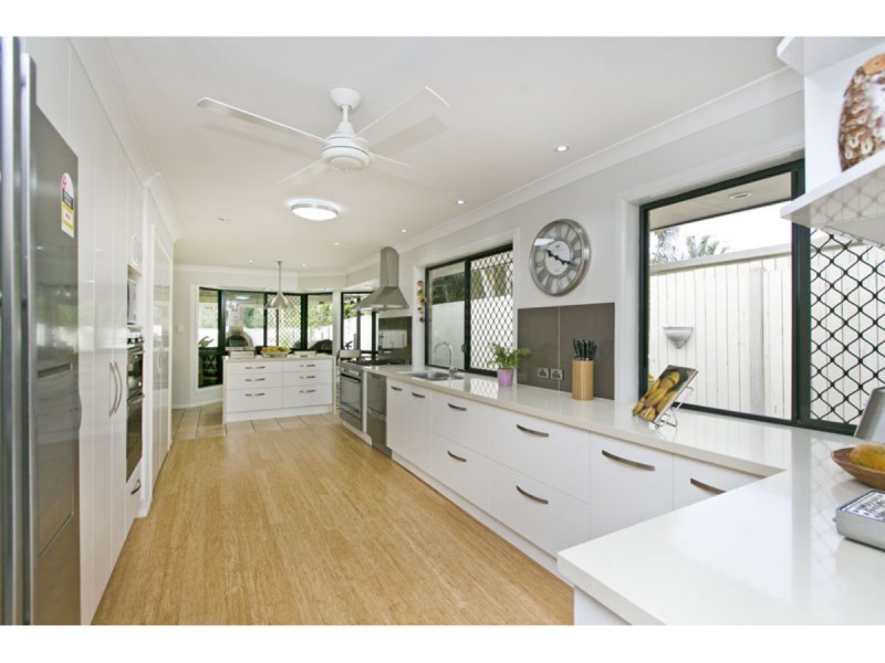 24 Lawn Terrace, Capalaba QLD 4157