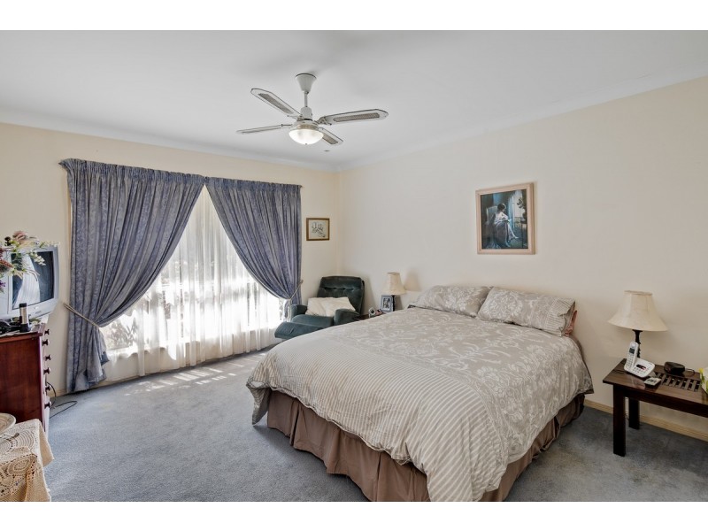 34 Marjorie Buckler Avenue, Redland Bay QLD 4165